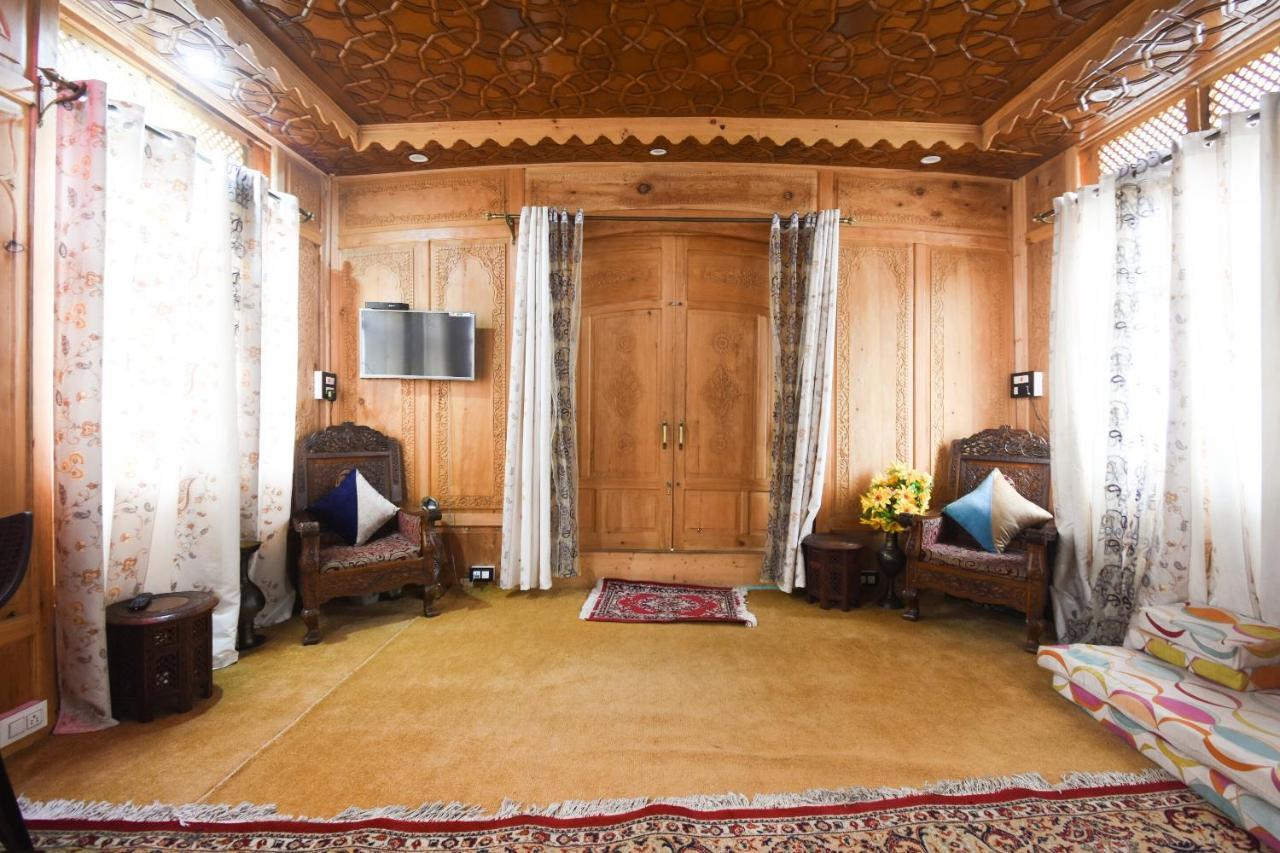 Oyo 66637 Merlin Group Of Houseboats Hotel Srinagar  Ngoại thất bức ảnh
